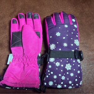 Purple & Hot Pink Snowflake Ski Gloves